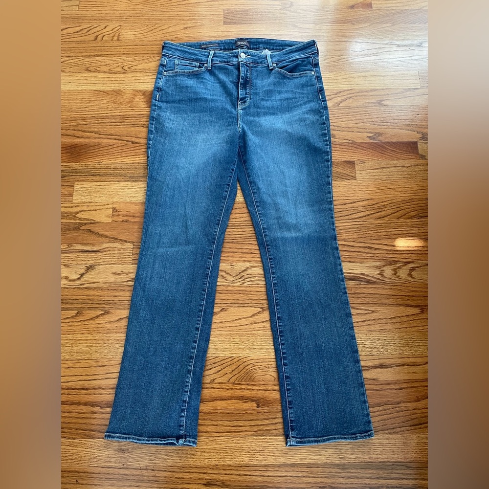 NYDJ Marilyn straight jeans. Size 14